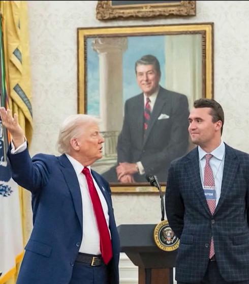 Charlie Kirk : un héros américain ?